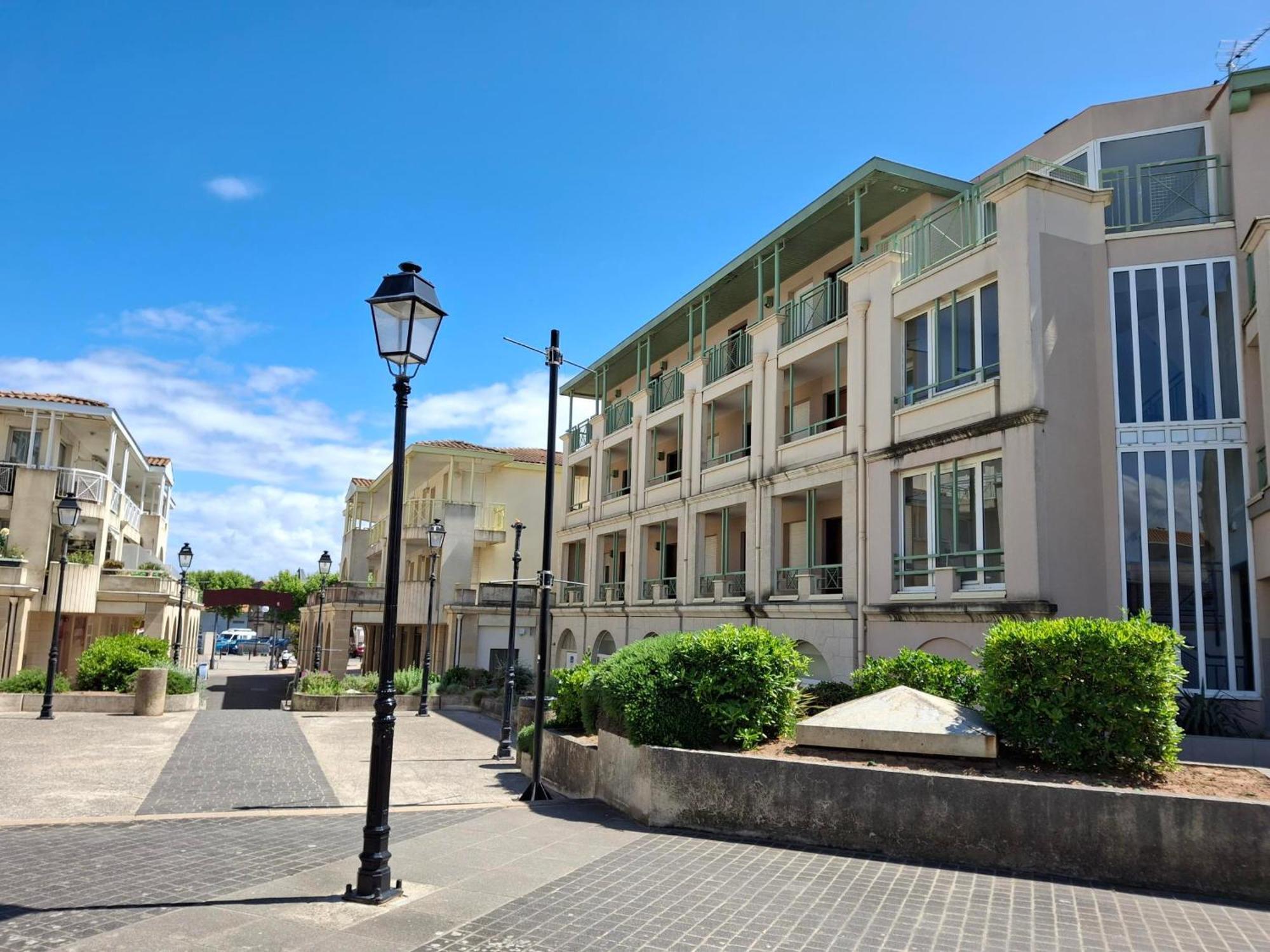 Appartement Avec Piscine, Tennis & Balcon, Centre-Ville Chatelaillon-Plage, 6 Pers, 2 Ch - Fr-1-706-17 Eksteriør billede